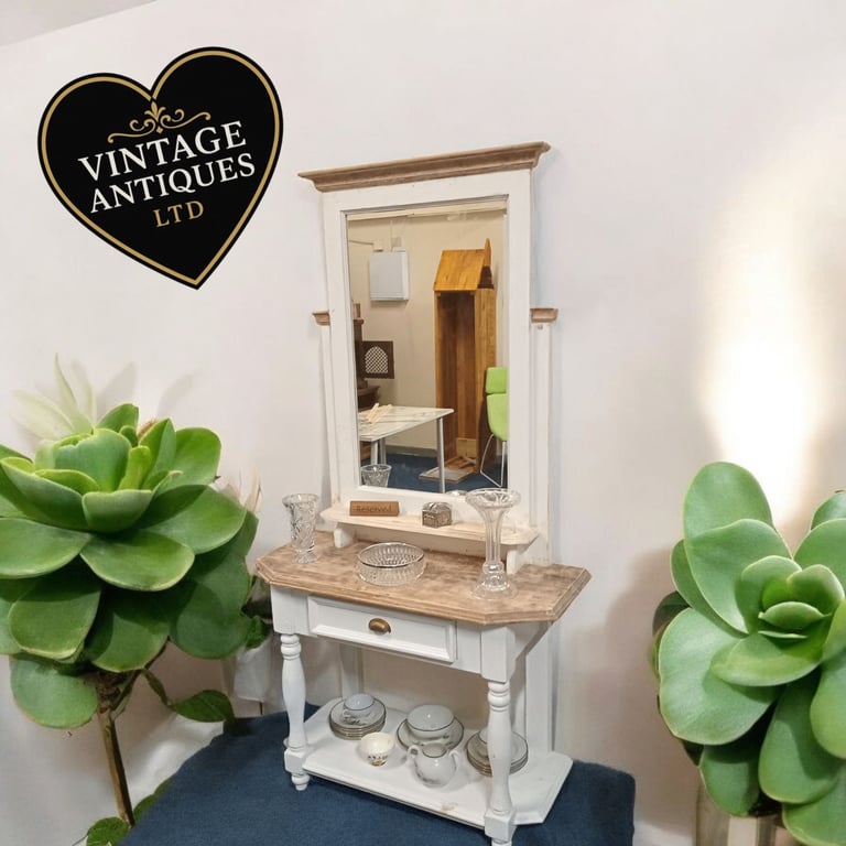 Vintage & Antiques Furniture and Furnishings