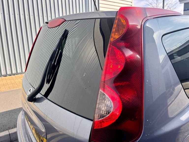 2010 Nissan Note 1.6 16V Tekna Auto Euro 4 5dr MPV Petrol Automatic