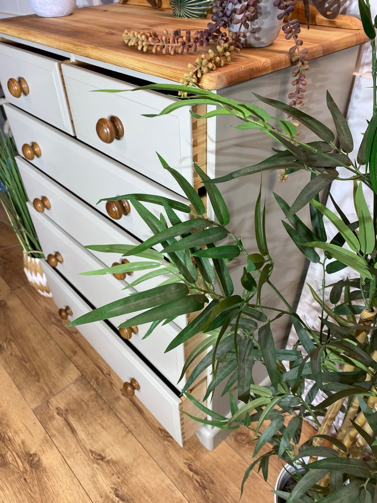 Pine Chest of drawers