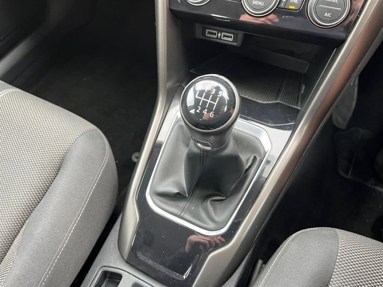 2018 Volkswagen T-Roc SE TSI Hatchback Petrol Manual