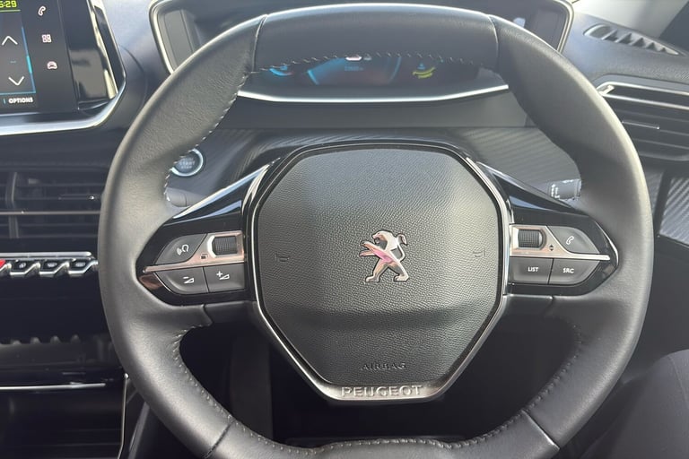  Peugeot E 2008 50kwh Allure Premium Suv 5dr Electric Auto 7kw Charger 136 Ps