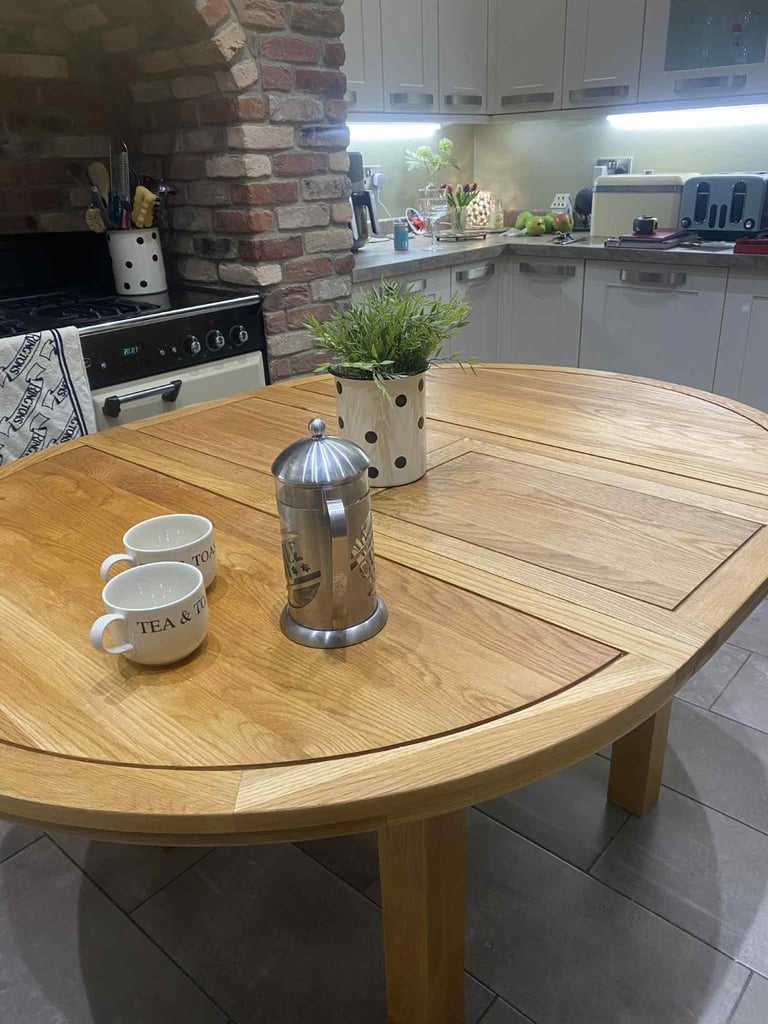 💙🍽️ Barker & Stonehouse solid Oak extendable dining breakfast table 