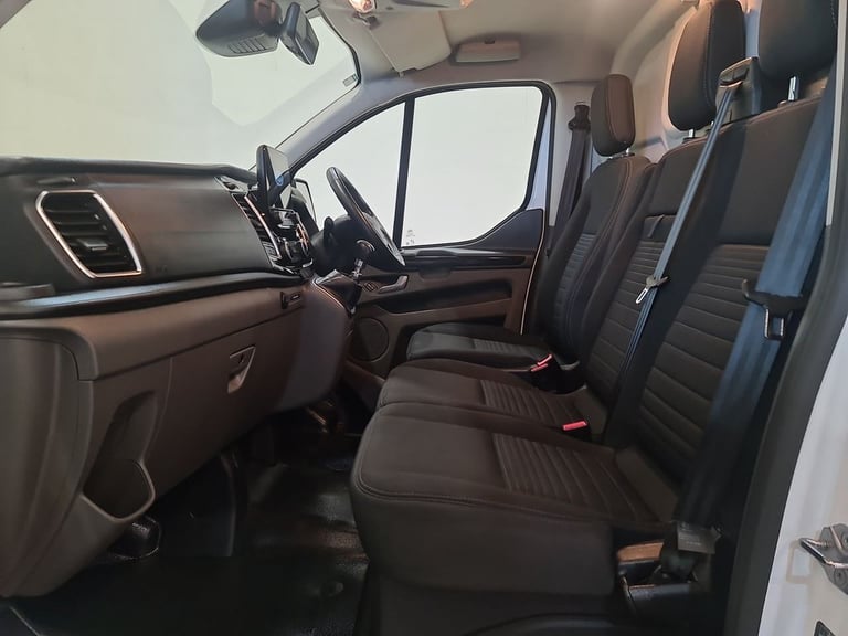FORD TRANSIT CUSTOM 2.0 300 ECOBLUE LIMITED P/V L1 H1 170 BHP SWB DIESEL