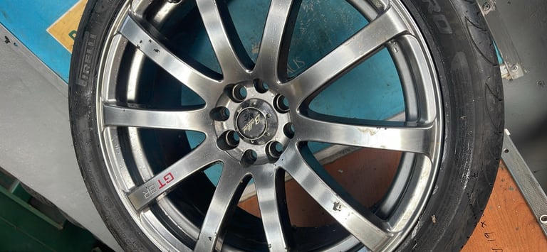 Ford wheel with 4 good tyres