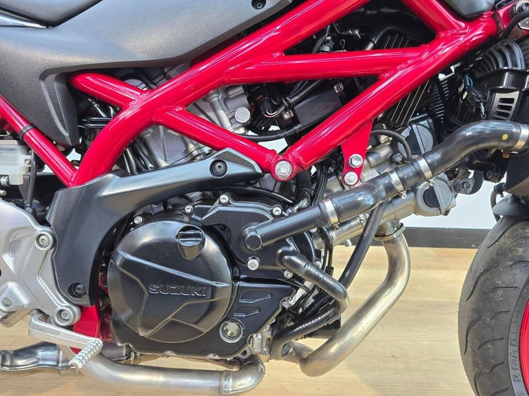 Suzuki SV650 Silver 2020 - ABS, Full Digital Display, Low Mileage