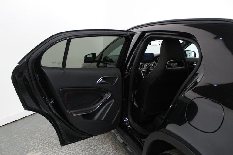 MERCEDES-BENZ GLA CLASS 2.1 GLA220d AMG Line (Premium Plus) 7G-DCT 4MATIC Euro