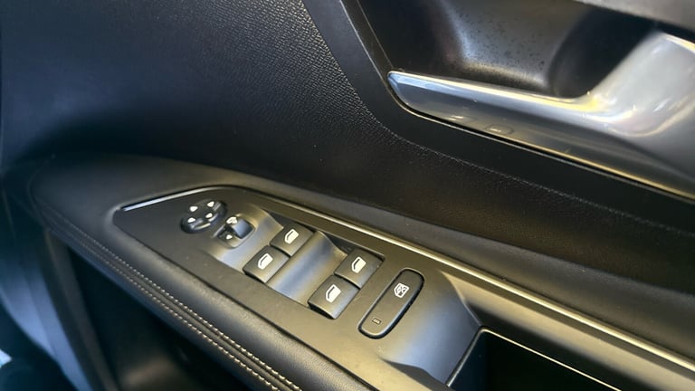 2020 Peugeot 5008 1.2 PureTech Allure SUV 5dr Petrol Manual Euro 6 (s/s) (130 ps) SUV Petrol Manual