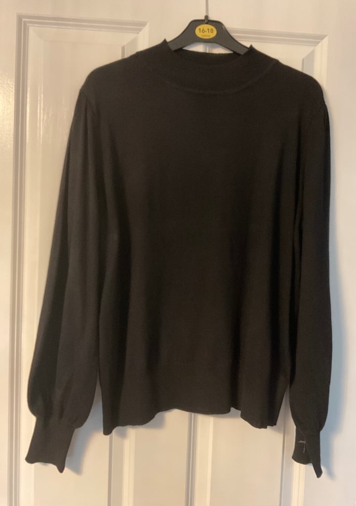 LADIES LONG SLEEVED CREW NECK BLACK JUMPER