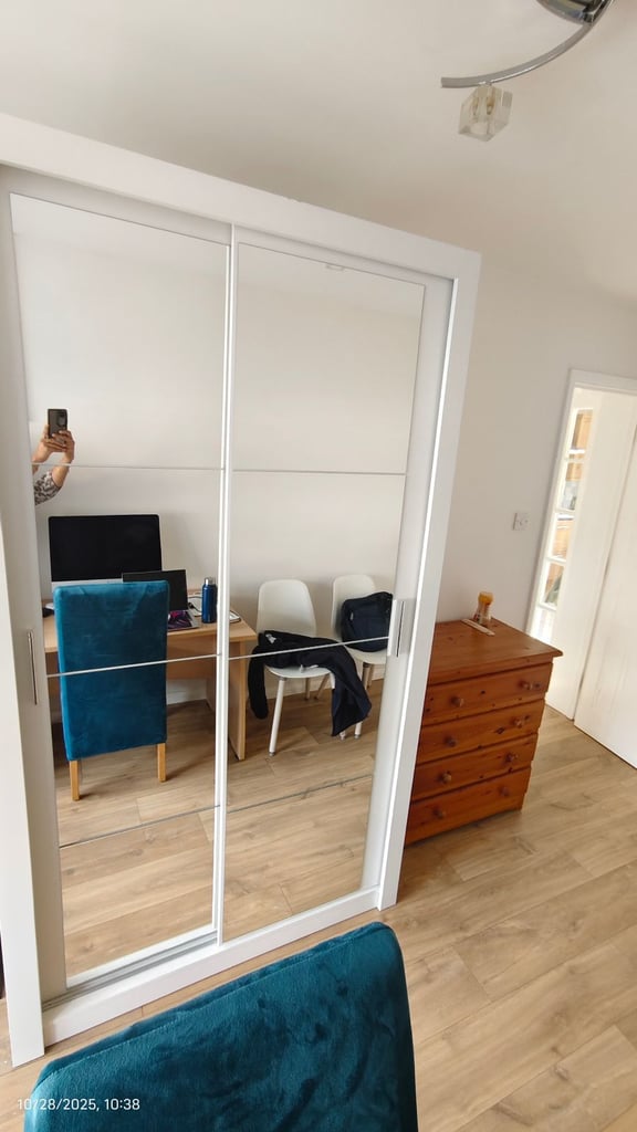Mirror Sliding wardrobe in excellent condition. 