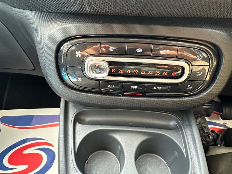 FINANCE AVAILABLE - VERY LOW MILEAGE SMART FORFOUR