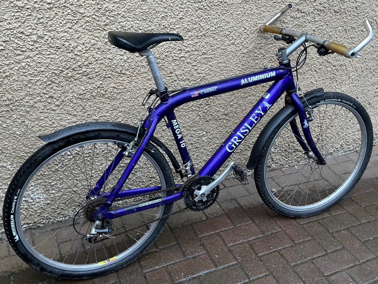 Bike/Bicycle.GENTS GRISLEY “ MEGA 10 “ MEDIUM FRAME MOUNTAIN BIKE 