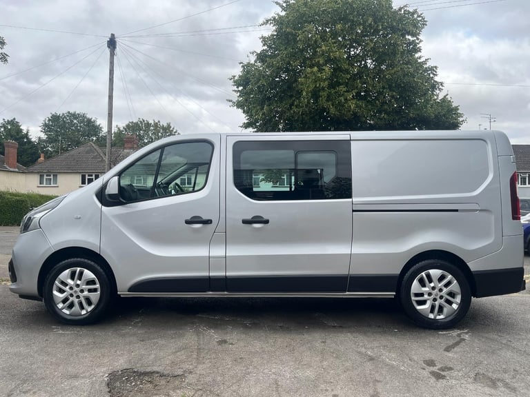 Renault Trafic LL29 Energy dCi 125 Sport Nav 6 Seat LWB Crew Van DIESEL 2019/19