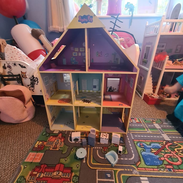 Peppa Pig Dolls House – Used, with Accessories