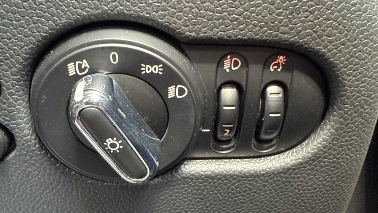 2017 MINI Hatch 1.5 Cooper Seven 3dr Auto Hatchback Petrol Automatic