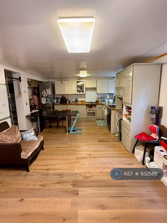 2 bedroom flat in Radley House, Oxford, OX2 (2 bed) (#932586)