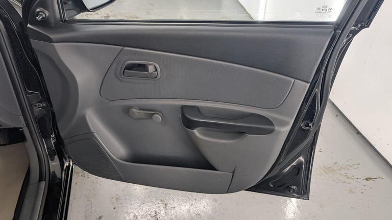 2010 Kia Rio 1.4 1 5dr HATCHBACK Petrol Manual