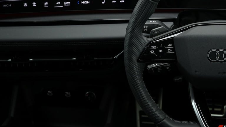 2024 Audi Q6 e-tron 100kWh S line SUV 5dr Electric Auto quattro (388 ps) SUV Electric Automatic