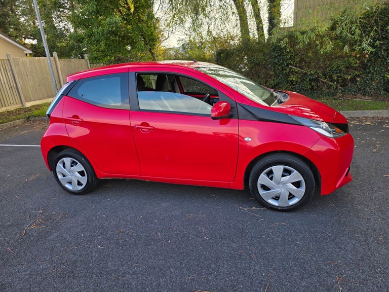 image for Toyota, AYGO, Hatchback, 2015, Manual, 998 (cc), 5 doors, Euro 6, Peugeot 108, Citroen C1 