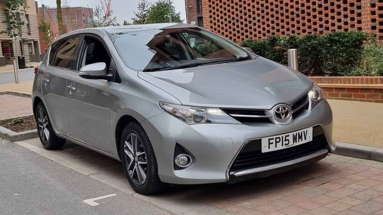 Toyota Auris 1.6 V-Matic Icon Plus Euro 5 | 5-Door Hatchback | ULEZ Compliant | Long MOT