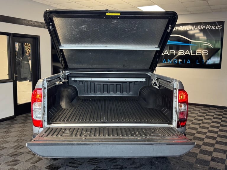 2018 Nissan Navara 2.3 dCi Tekna 4WD Euro 6 (s/s) 4dr PICK UP Diesel Manual