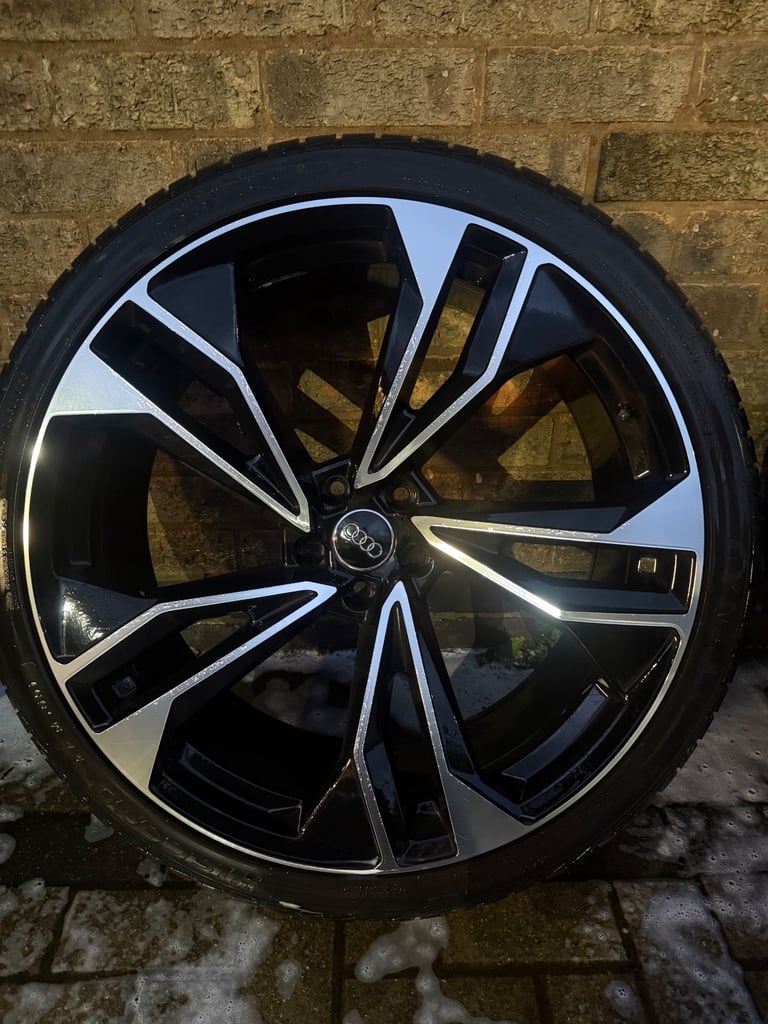 Set of 22inch alloy Audi wheels 