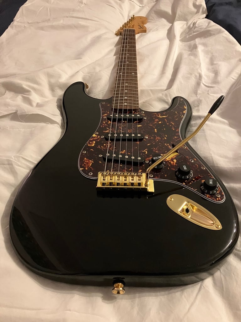 2006 Squier Affinity Stratocaster, Black & Gold Hardware