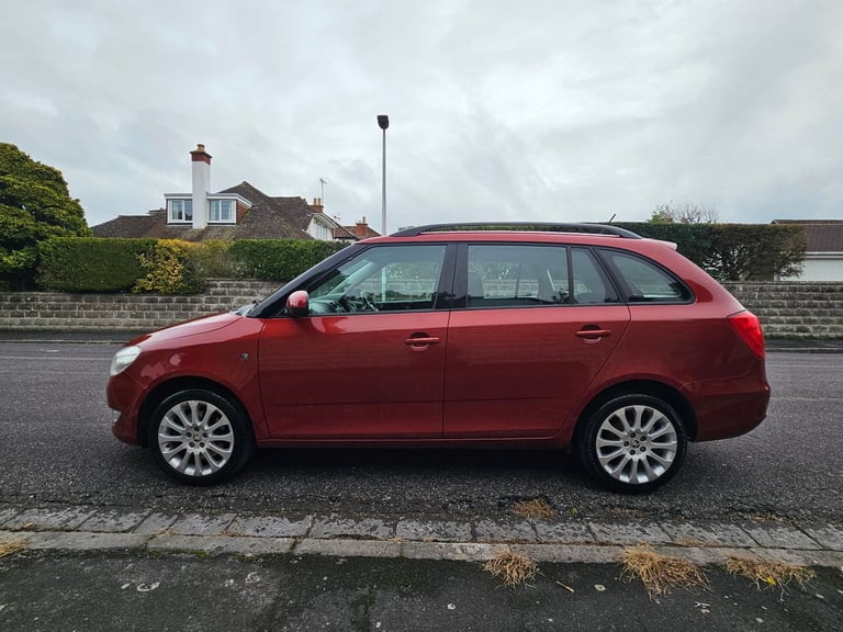 Skoda, FABIA, Estate, 2014, Manual, 1598 (cc), 5 doors