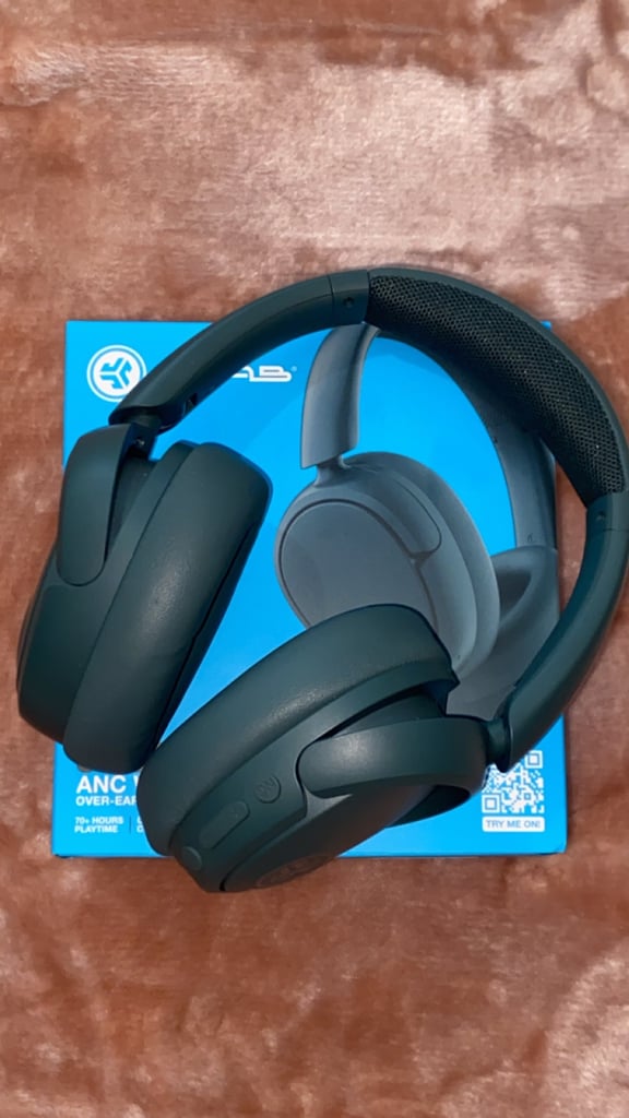 Brand new black jlab headphones, comfortable, flexible and noise cancellation 