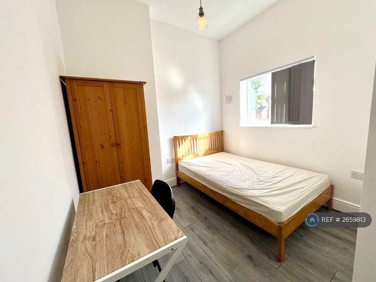 6 bedroom house in Camberwell Terrace, Leamington Spa, CV31 (6 bed) (#2659813)