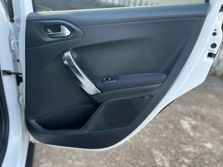 2017 Peugeot 2008 1.6 BlueHDi 120 Allure 5dr HATCHBACK DIESEL Manual