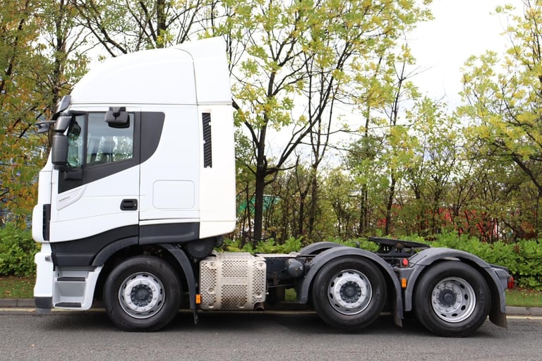 IVECO STRALIS 460 HI-WAY 6X2 MIDLIFT TRACTOR UNIT (2017)