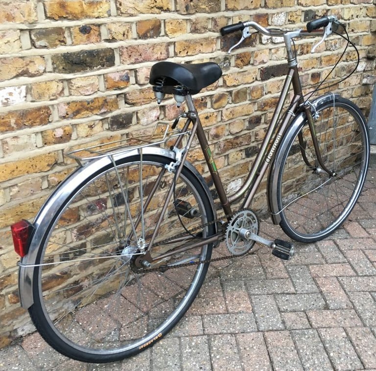 Peugeot CITY CRUISER FOR STYLISH LADY, fully serviced, brakes & tyres- test ride at bicycle workshop