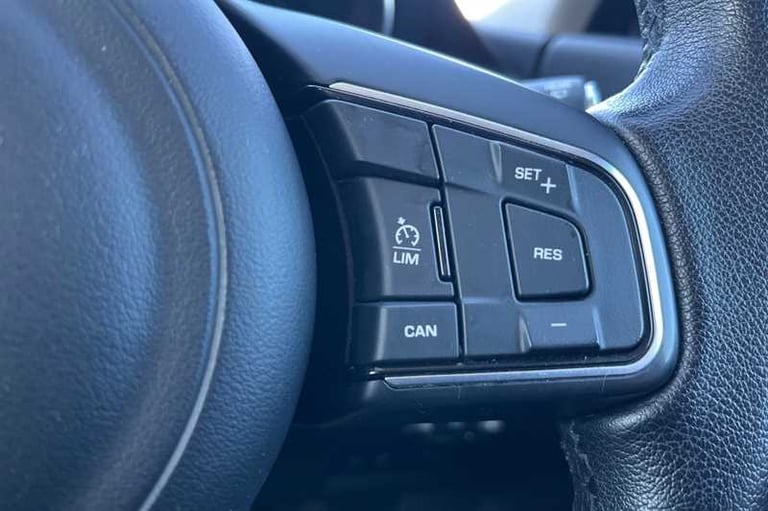 2018 Jaguar E-Pace 2.0 D150 SUV 5dr Diesel Auto AWD Euro 6 (s/s) (150 ps) SUV Diesel Automatic