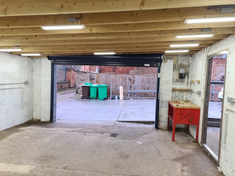 Cheap secure Garage to rent, with parking, behind 118 Alfreton road, NG7  