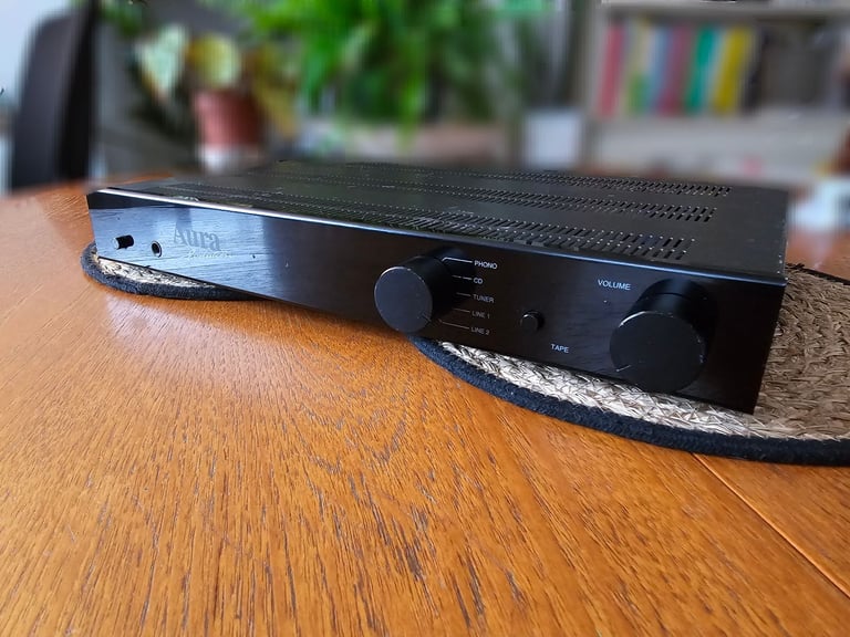 image for B&W Aura Evolution VA100 Stereo Integrated Amplifier