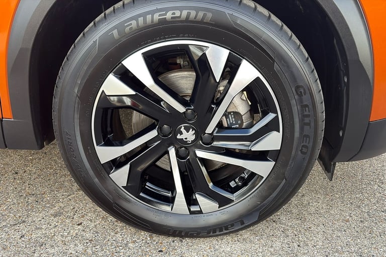  Peugeot E 2008 50kwh Allure Premium Suv 5dr Electric Auto 7kw Charger 136 Ps