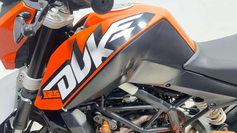 KTM Duke 2014 31K GREAT RUNNING SUPERMOTO BIKE 125CC 15BHP