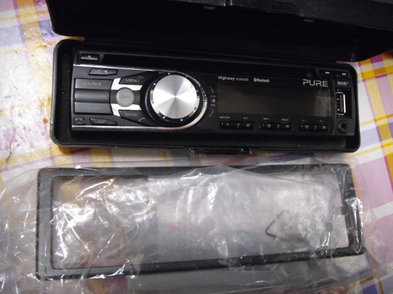 Pure Highway H260DBi in car Digital FM/AM Radio with CD/iPod/Phone/USB Connection and Bluetooth