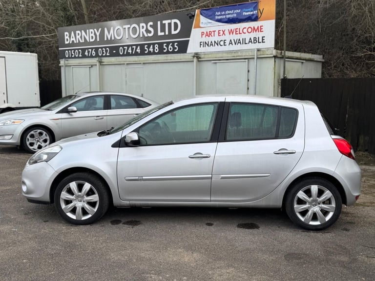 2011 Renault Clio 1.5 dCi Privilege TomTom Euro 5 5dr HATCHBACK Diesel Manual