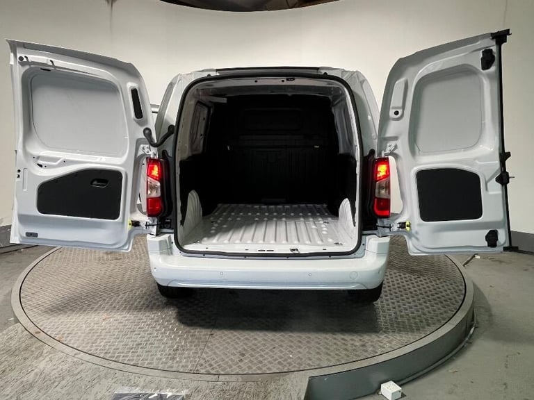2025 Vauxhall Combo 1.5 Turbo D 2300 Pro Panel Van 5dr Diesel Manual Swb Euro 6 (s/s) (100 Ps) PA...