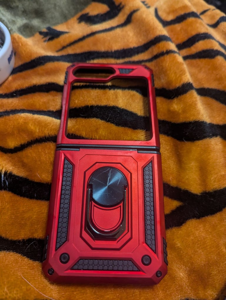 image for Galaxy Z flip 5 + case
