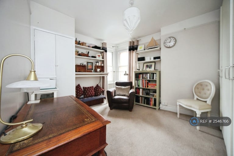 5 bedroom house in High Street, Tring, HP23 (5 bed) (#2546766)