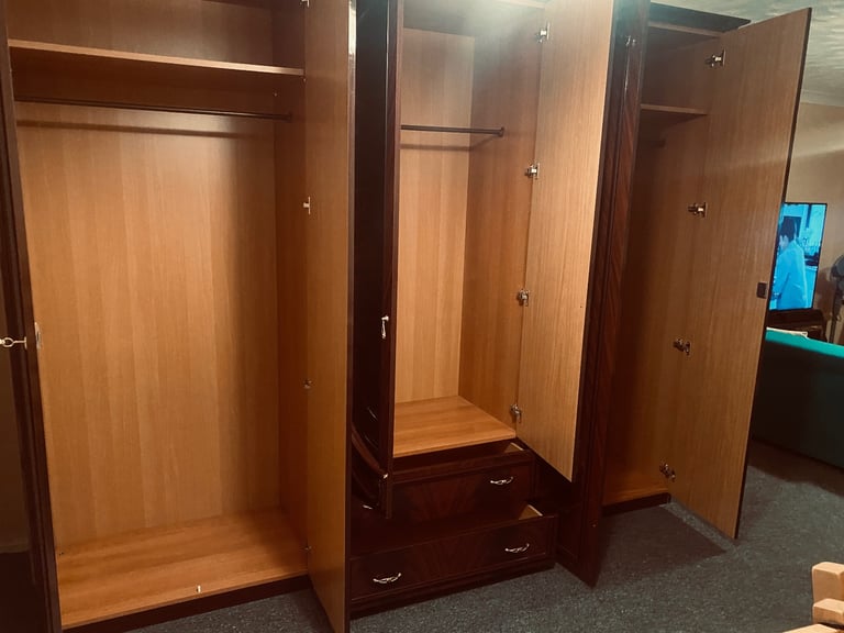 ITALIAN WARDROBE 