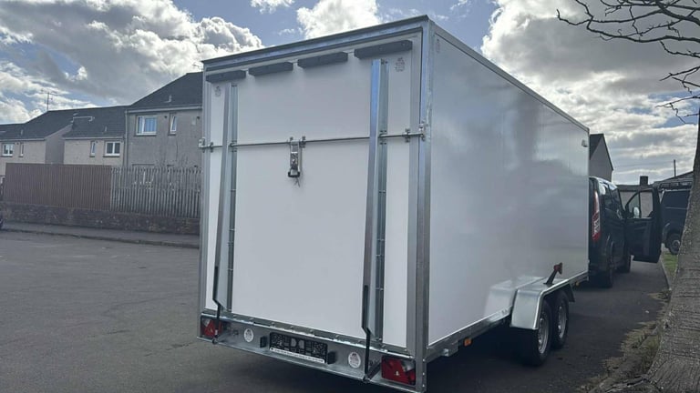 BRAND NEW NIEWIADOW 5M x 2M x 2M TWIN AXLE BOX TRAILER WITH RAMP AND SIDE DOOR 2700KG BRAKED