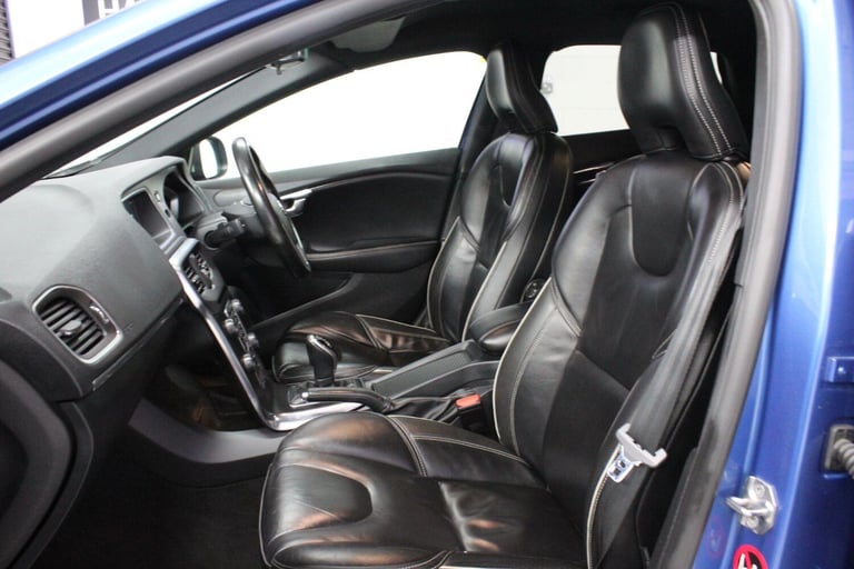 2016 Volvo V40 1.5 T2 R-Design Pro Auto Euro 6 (s/s) 5dr HATCHBACK Petrol Automatic