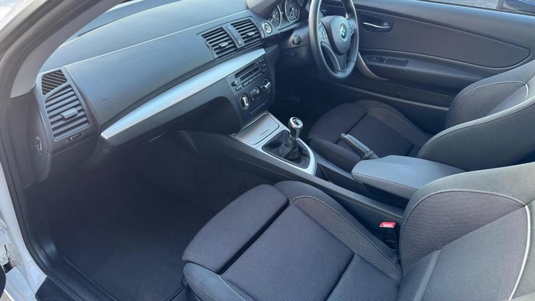 BMW 1 SERIES 2.0 118d Sport Euro 5 (s/s) 2dr 2011
