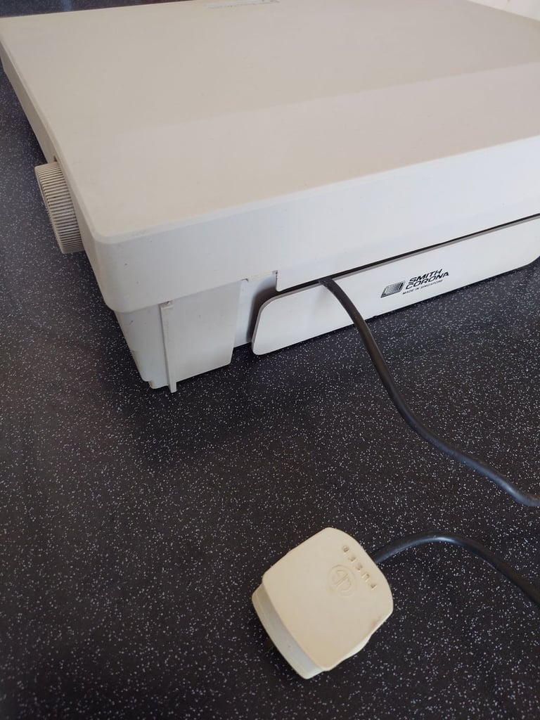 Smith Corona XL 1500 electric typewriter 