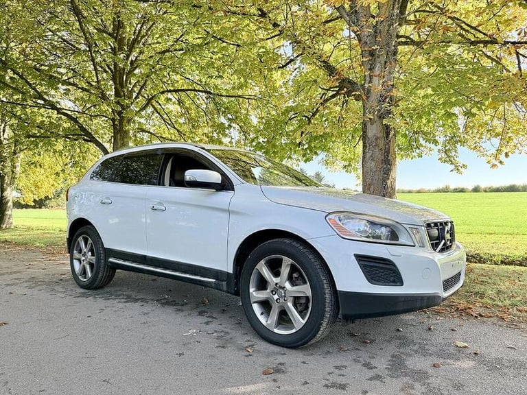  Volvo XC60 3.0 T6 SE Lux Geartronic AWD Euro 5 5dr SUV Petrol Automatic