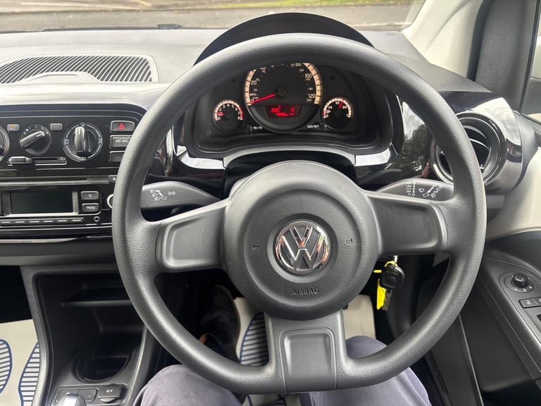 VOLKSWAGEN UP 1.0 Move up! 2014