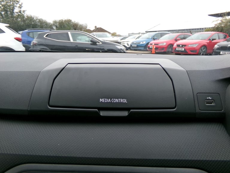 2021 Dacia Sandero Essential TCe 90 HATCHBACK Petrol Manual